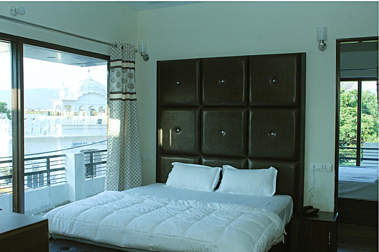 Hotel Temple View Inn Anandpur Sāhib Zewnętrze zdjęcie