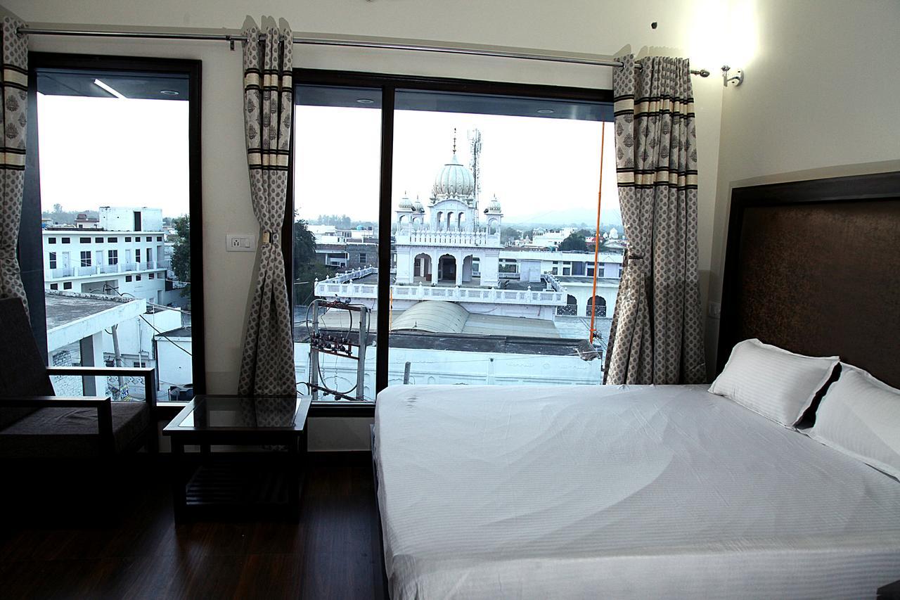 Hotel Temple View Inn Anandpur Sāhib Zewnętrze zdjęcie